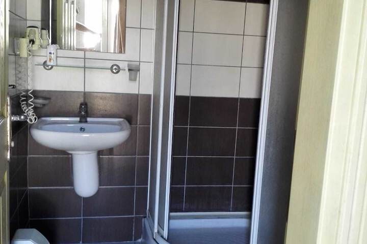 Room 8 of 17