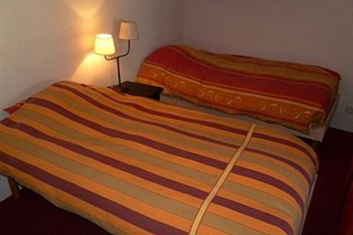 Room 4 of 14