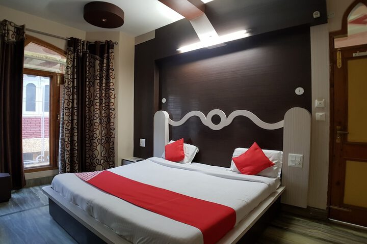 Room 10 of 14