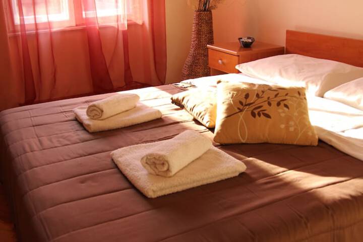 Room 6 of 38