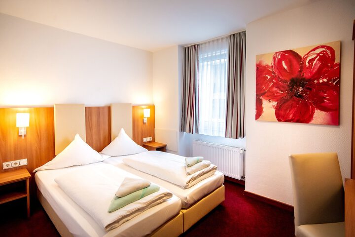 Room 5 of 39