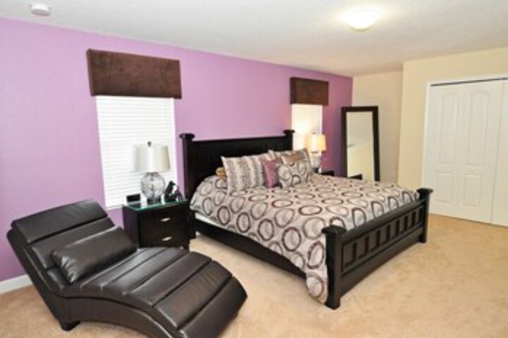 Room 10 of 25