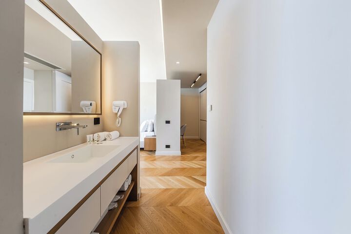 Room 10 of 23