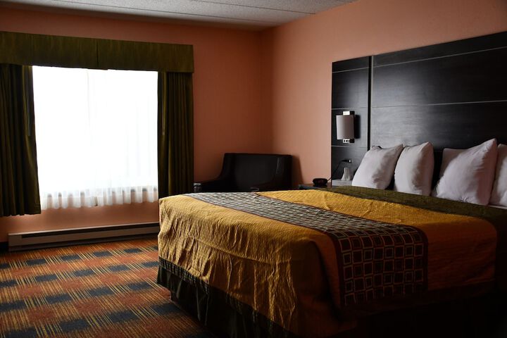 Standard | King Bed (1 of 9)