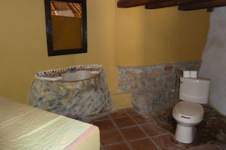 Room 9 of 34