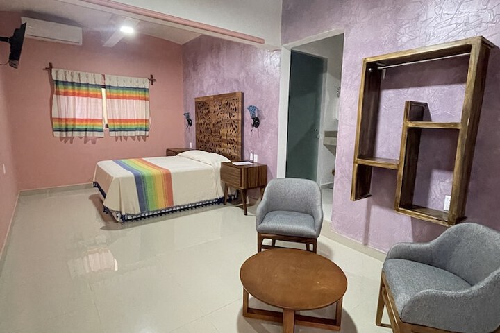 Room 3 of 47