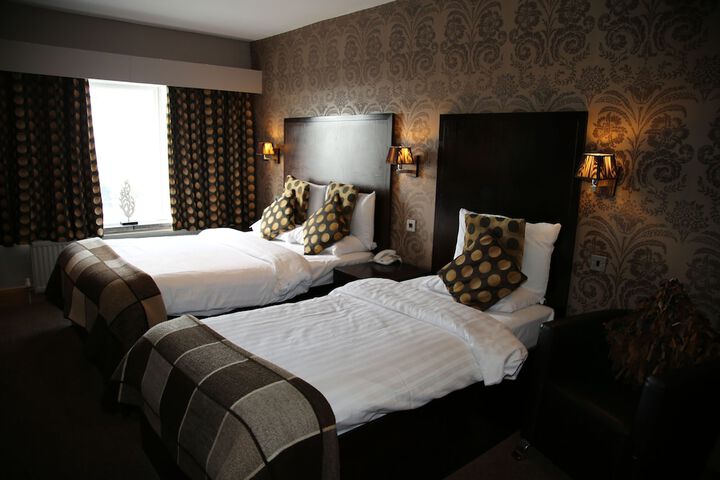 Room 33 of 59