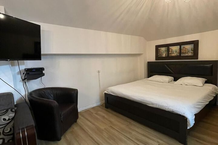 Room 19 of 78