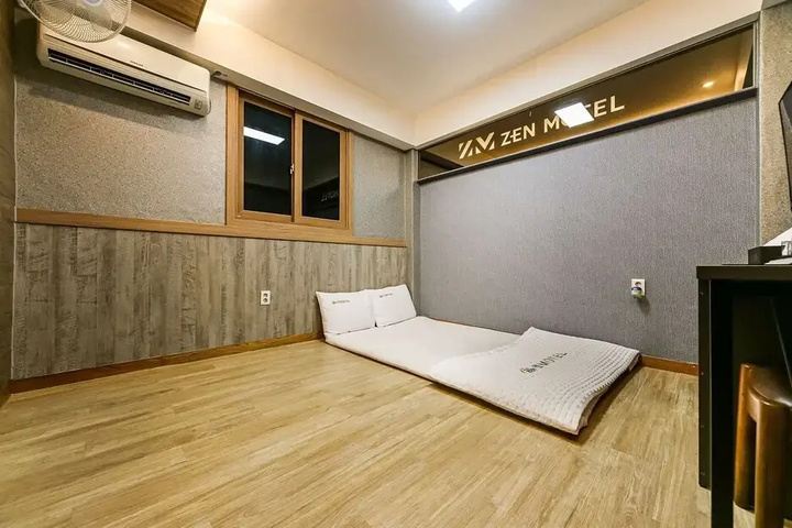 Room 3 of 12