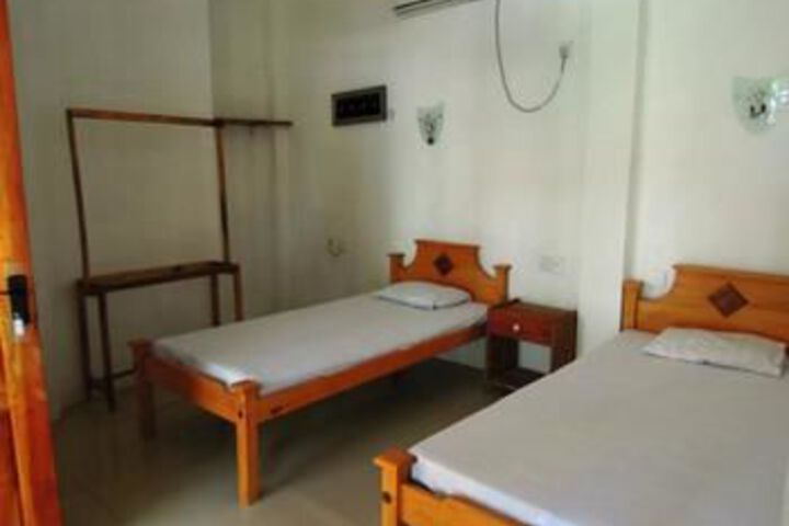 Room 11 of 26