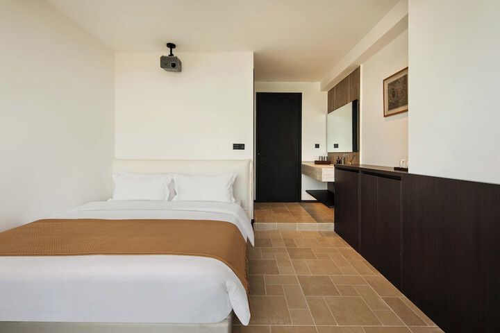 Room 81 of 112
