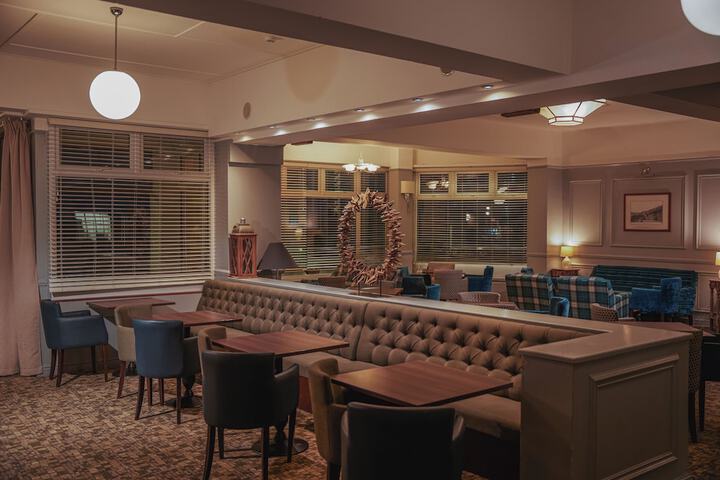Lounge 64 of 89