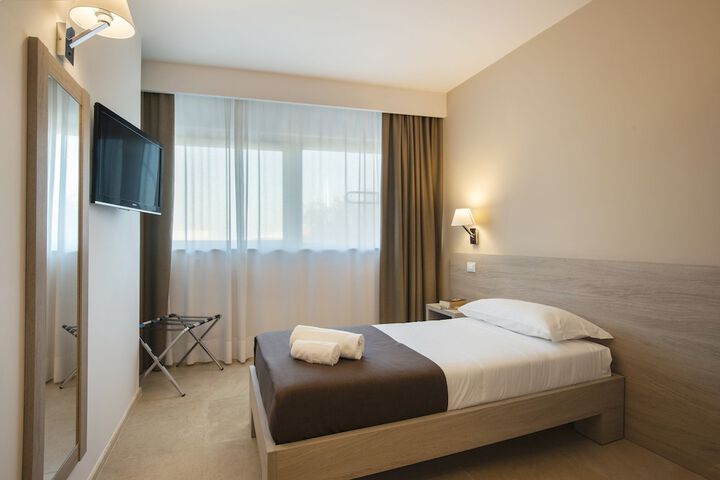 Room 25 of 92