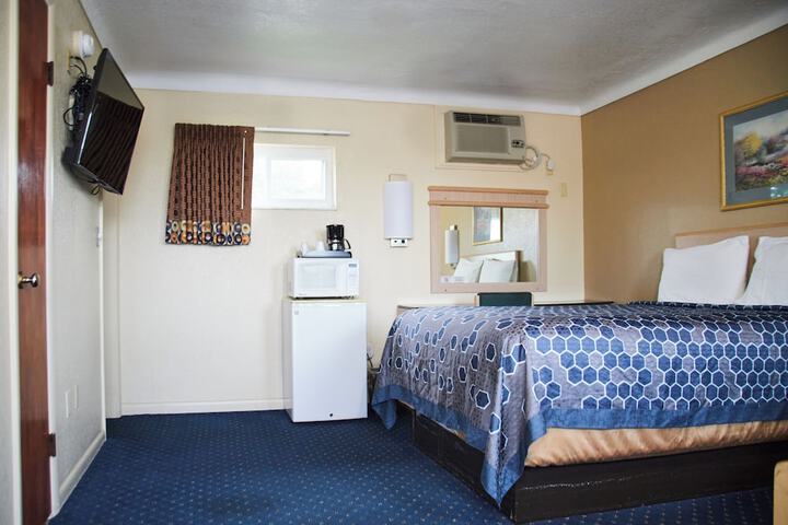Room 10 of 27