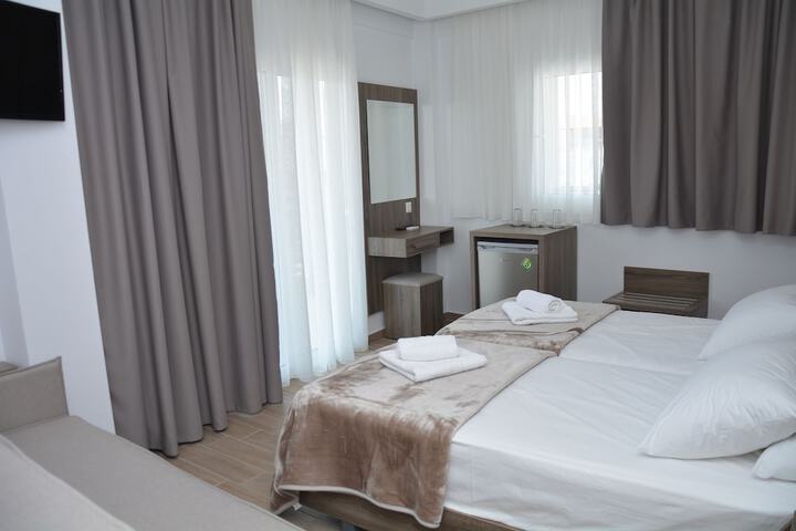Room 17 of 37