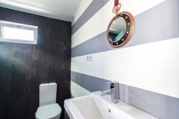 Room 2 of 25
