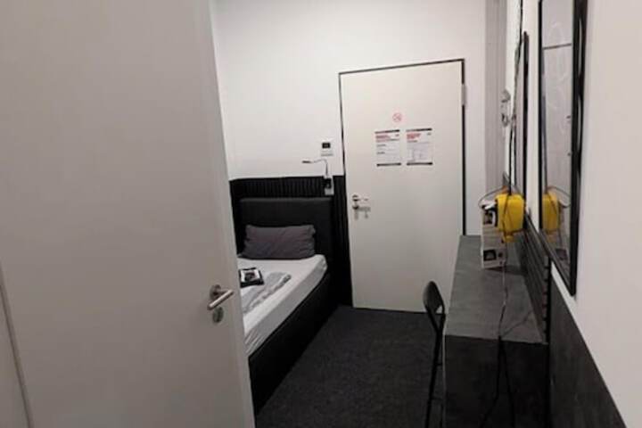 Room 27 of 54