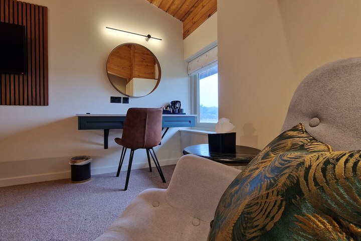Room 5 of 27