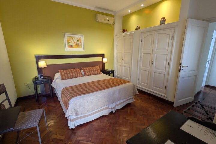 Room 12 of 36