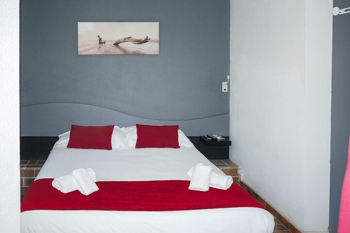 Room 4 of 61