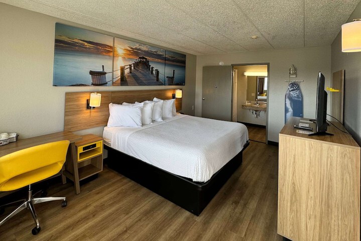 1 King Bed Accessible (6 of 16)