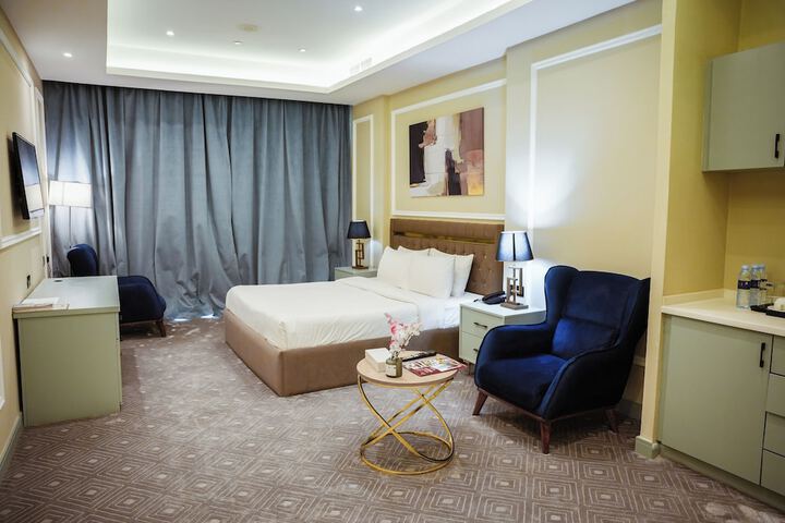 Room 12 of 30