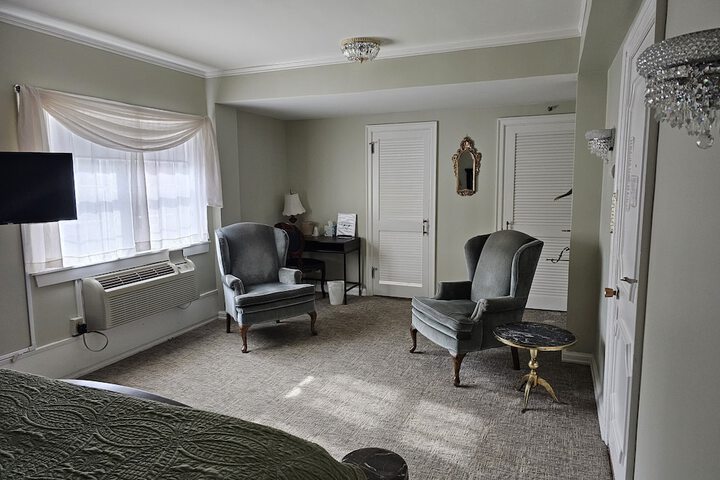 Room 95 of 206
