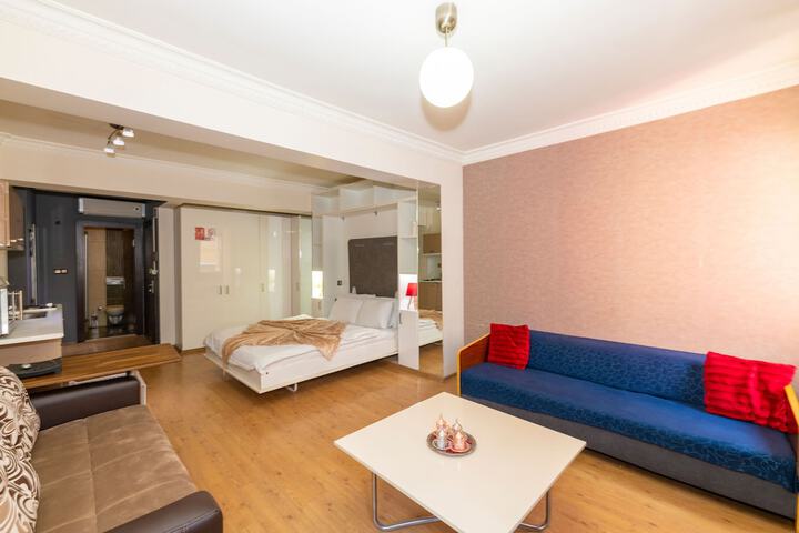 Room 73 of 138