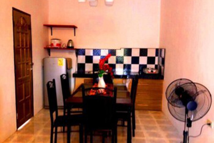 Room 4 of 10