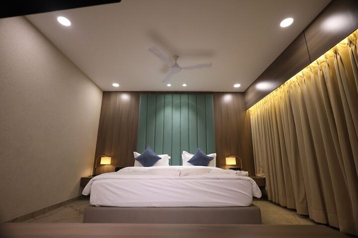 Room 3 of 24