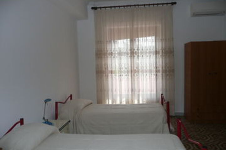 Room 44 of 79