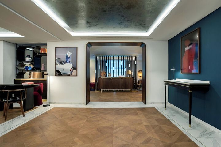 Hotel Lobby