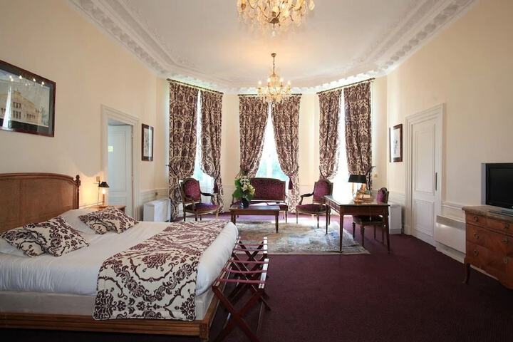 Room 7 of 35