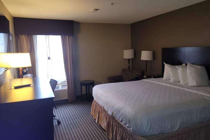 Room 6 of 35