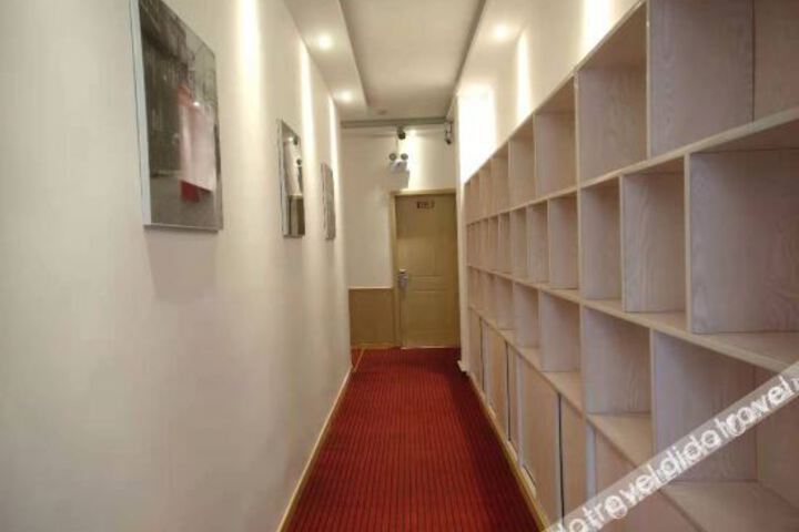 Hotel Interior 8 of 20