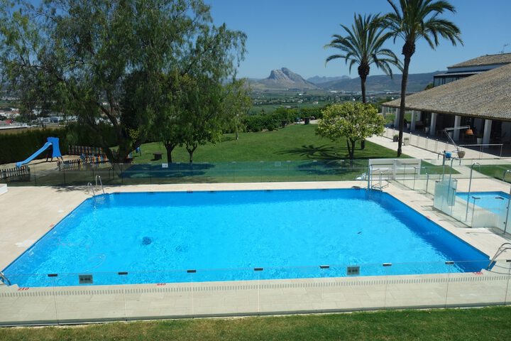Hotel with Pool