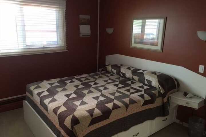 Room 7 of 19