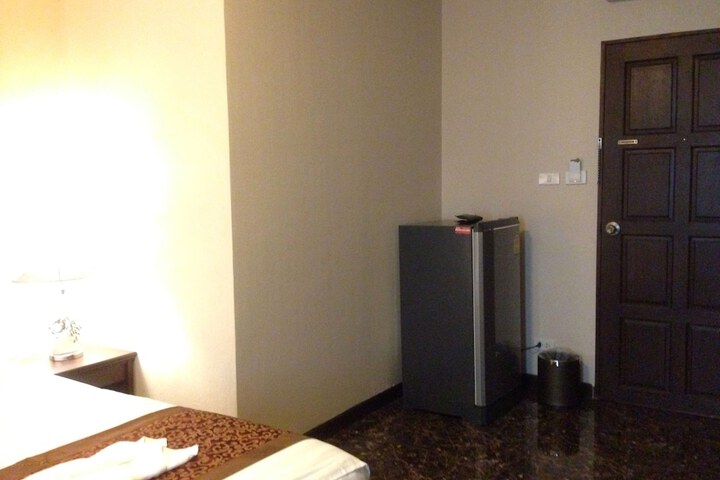 Room 2 of 35