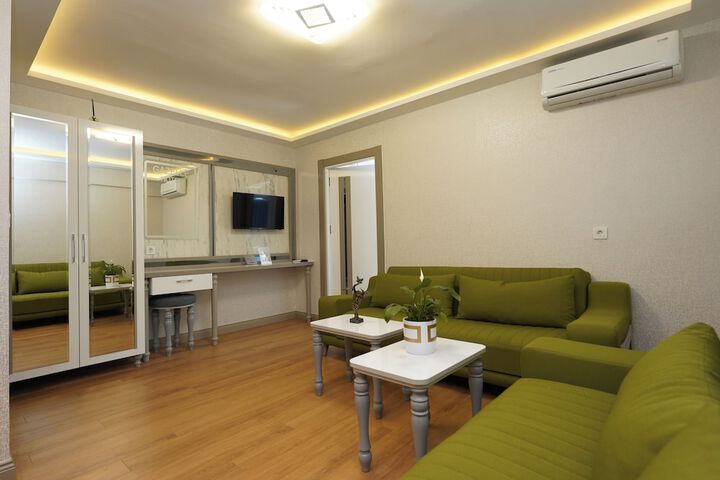Room 80 of 104