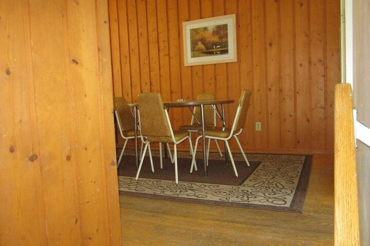 Room 16 of 34