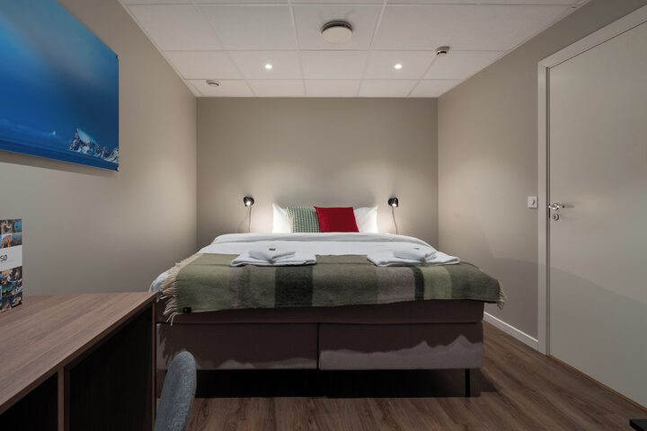 Room 18 of 37
