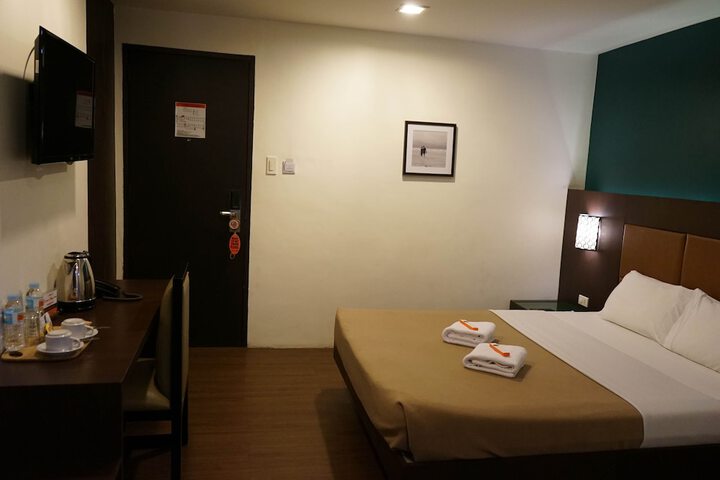 Room 4 of 42