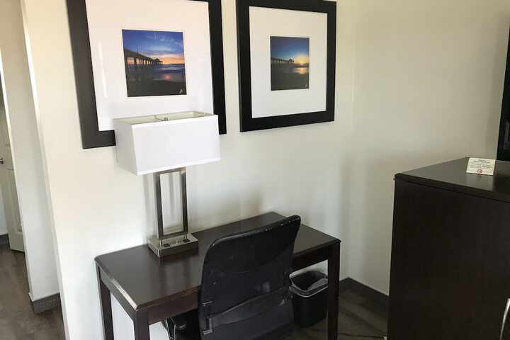 Room 6 of 43