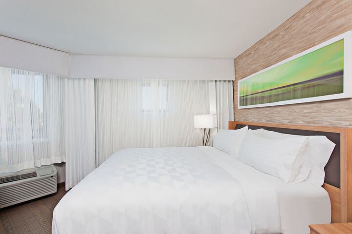 Room 5 of 28