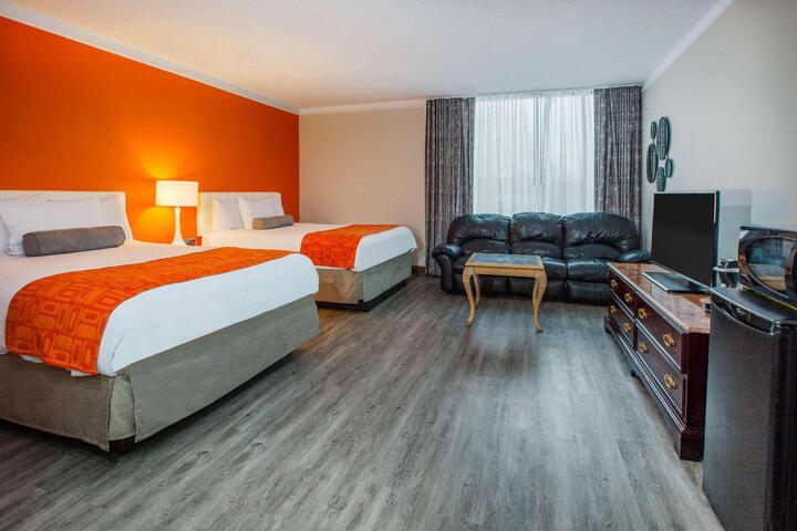 1 Queen Bed (18 of 21)