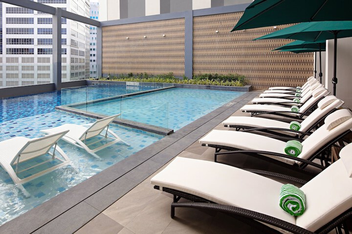 Pool 62 of 100