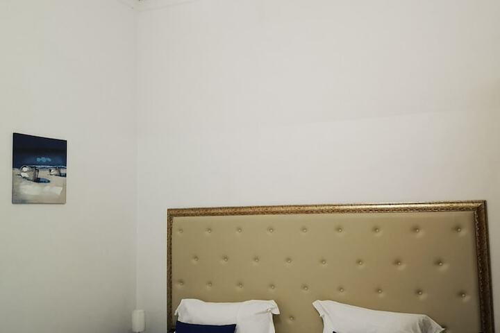 Room 11 of 40