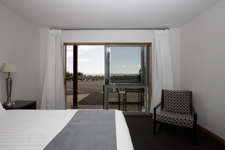 Room 27 of 63