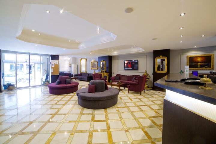 Entrance & Lobby