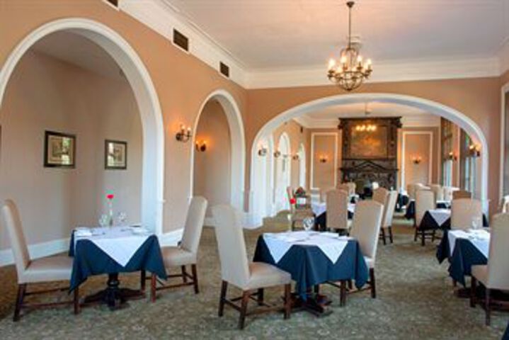 Dining 40 of 42